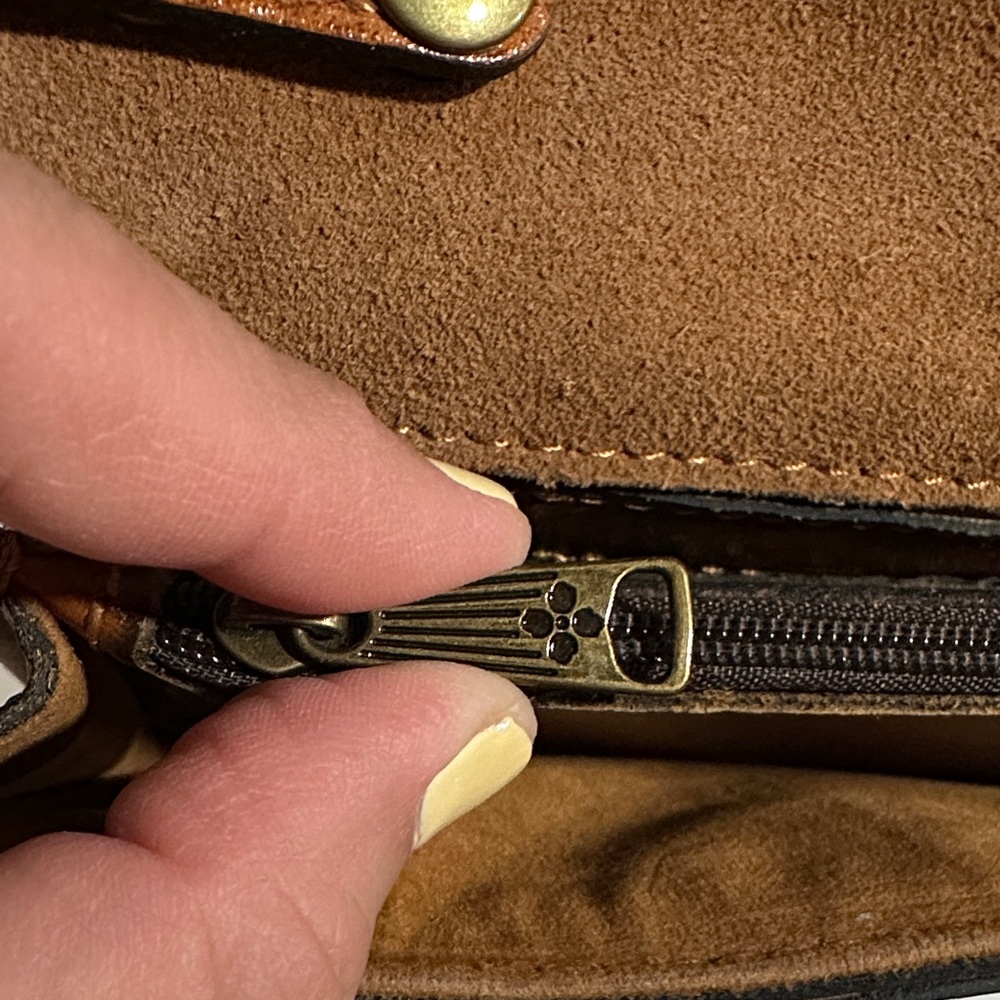 Patricia Nash Tooled Leather Crossbody Bag in Warm Brown - Picture 8 of 13
